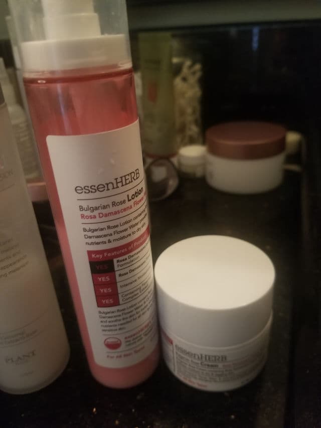 essenHERB Bulgarian Rose Cream review photo by PoppyForest