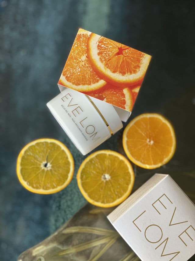 Eve Lom Rescue Peel Pads review photo by Preenam