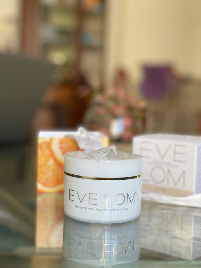 Eve Lom Rescue Peel Pads review photo by Preenam