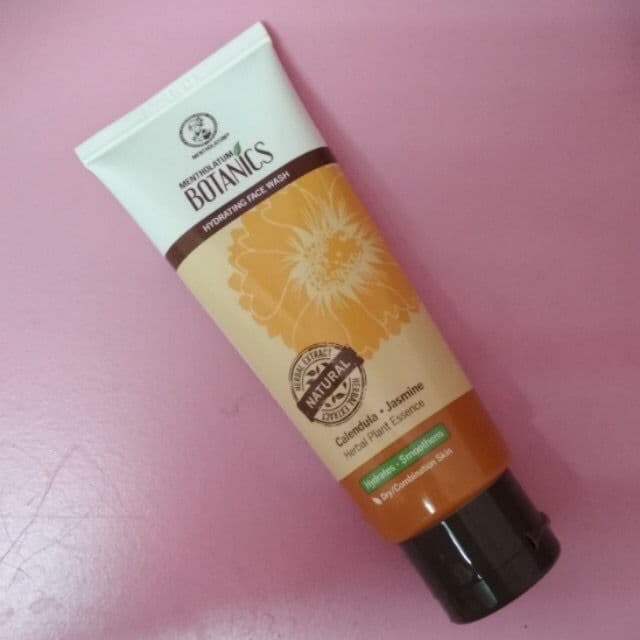 Mentholatum Botanics Hydrating Face Wash review photo by PrincessDiary98
