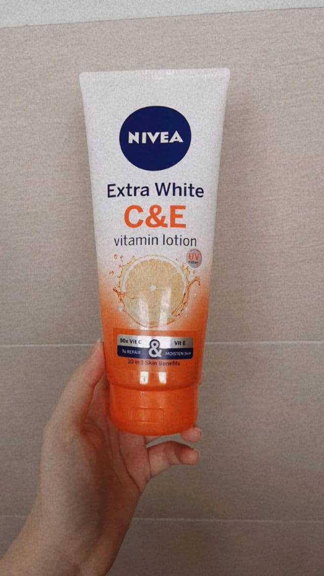 Nivea Extra White C&E Vitamin Lotion review photo by happygracieee