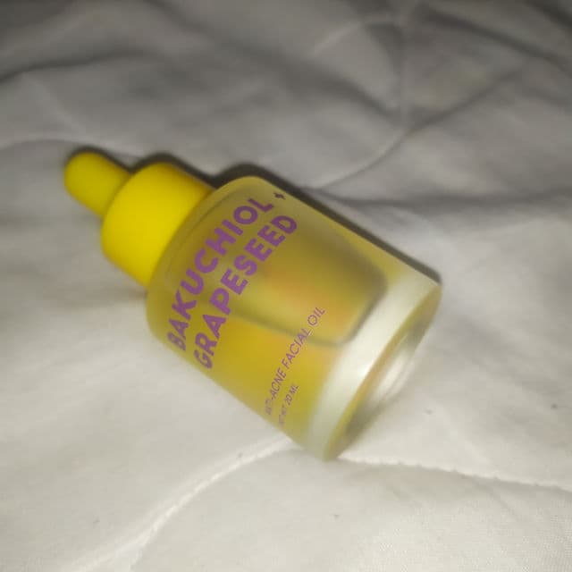 Bloomka Bakuchiol + Grapeseed Facial Oil review photo by PuspaKarina