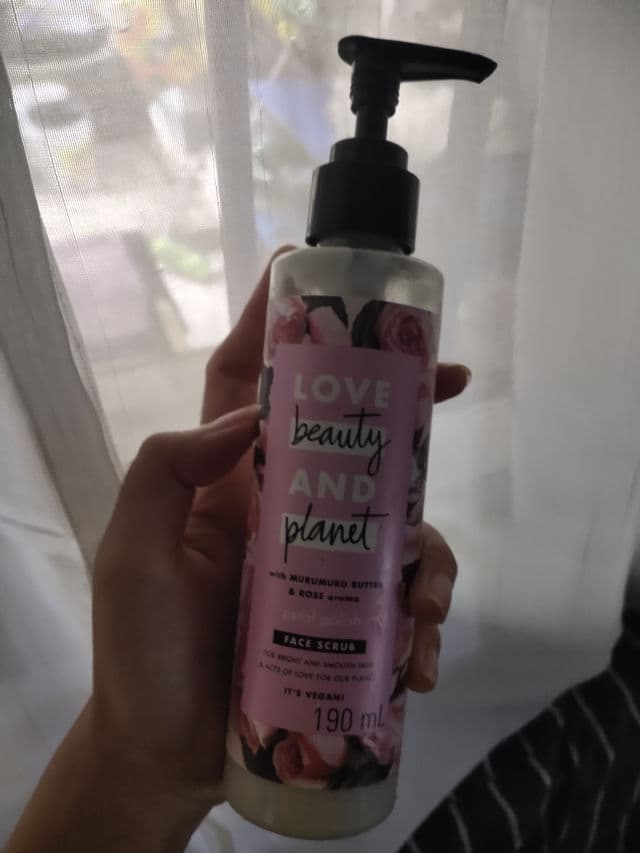 Love Beauty and Planet Murumuru Butter & Rose Face Scrub review photo by PutriThasha