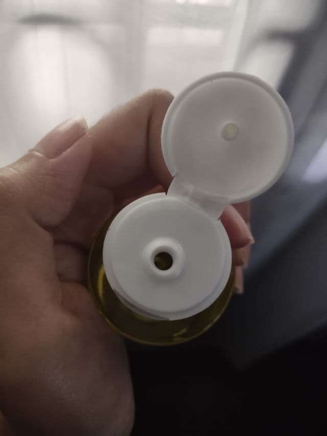 Bloomka Olive & Rosemary Deep Cleansing Oil review photo by PutriThasha