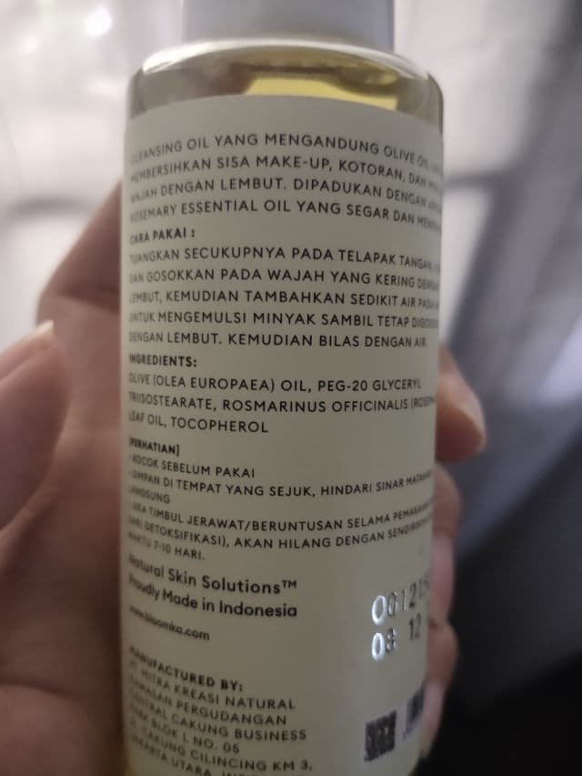 Bloomka Olive & Rosemary Deep Cleansing Oil review photo by PutriThasha