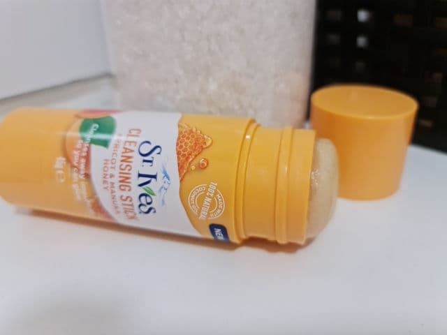 St. Ives Apricot & Manuka Honey Cleansing Stick review photo by Radi