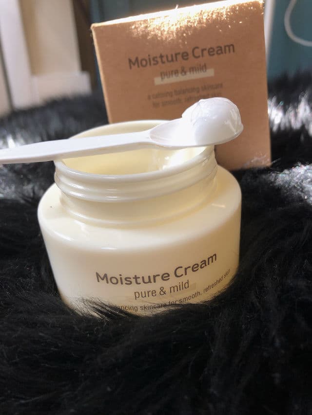 TONYMOLY Bling Cat Moisture Cream Pure & Mild review photo by ReeneeReviews