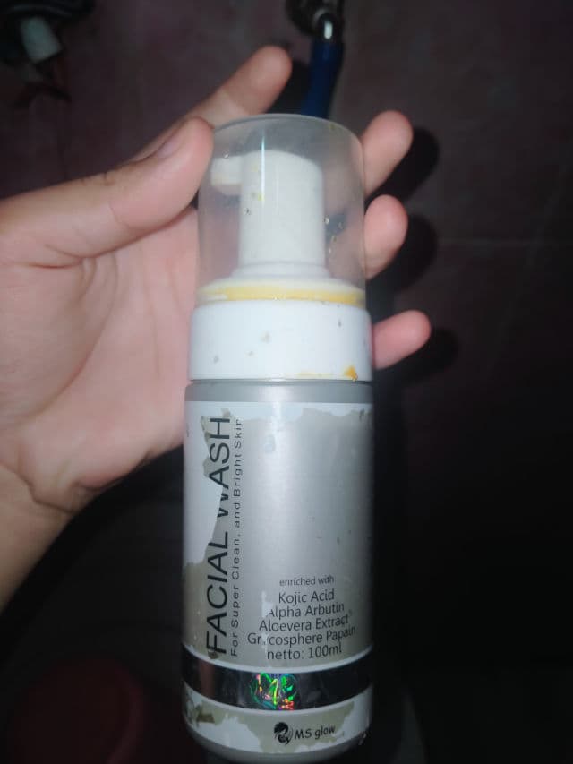 Ms Glow Facial Wash review photo by Renatyaswati