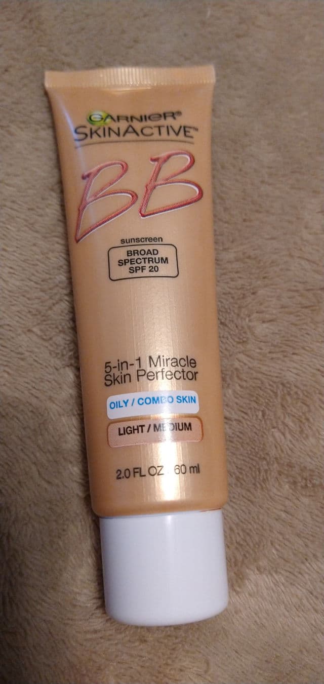 Garnier Skin Active BB Cream Nude Effect SPF15 Universal Shade review photo by ReneeC