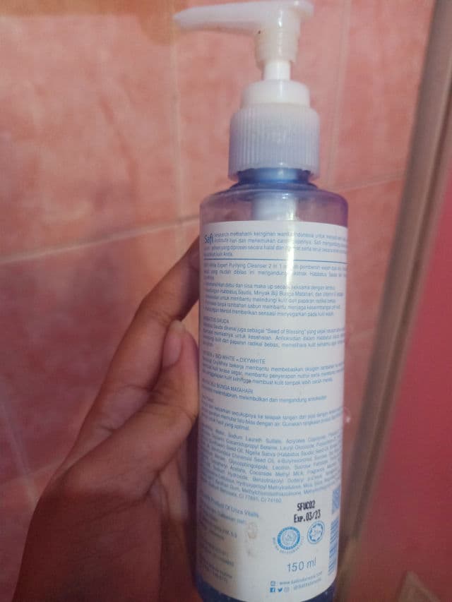 Safi White Expert Purifying Cleanser 2 in 1 Cleanser & Toner review photo by Ridha