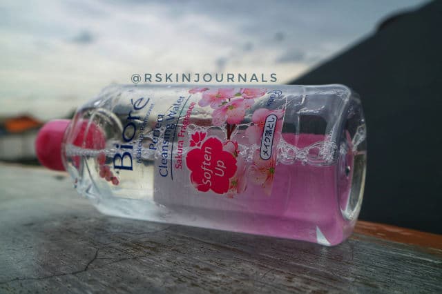 Biore Makeup Remover Perfect Cleansing Water Oil Clear review photo by Rskinjournals