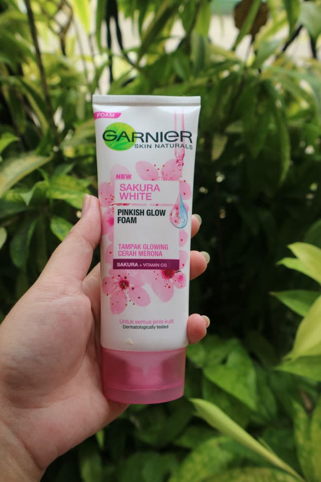 Garnier Sakura White Pinkish Glow Whip Foam review photo by Rskinjournals
