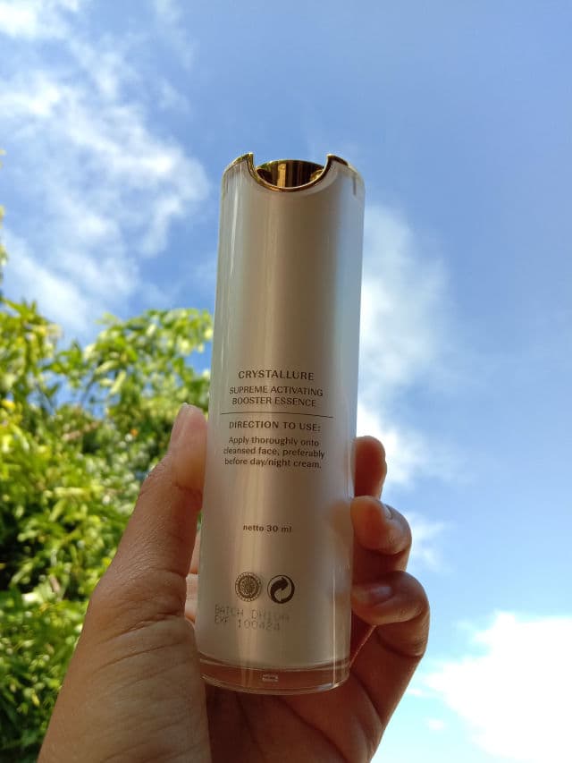 Crystallure by Wardah Supreme Activating Booster Essence review photo by RinaMarfuah