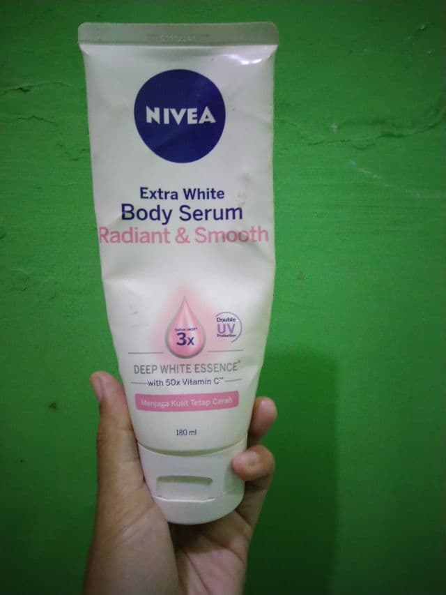 Nivea Extra White Instant Glow Serum review photo by RisaRiiLeon