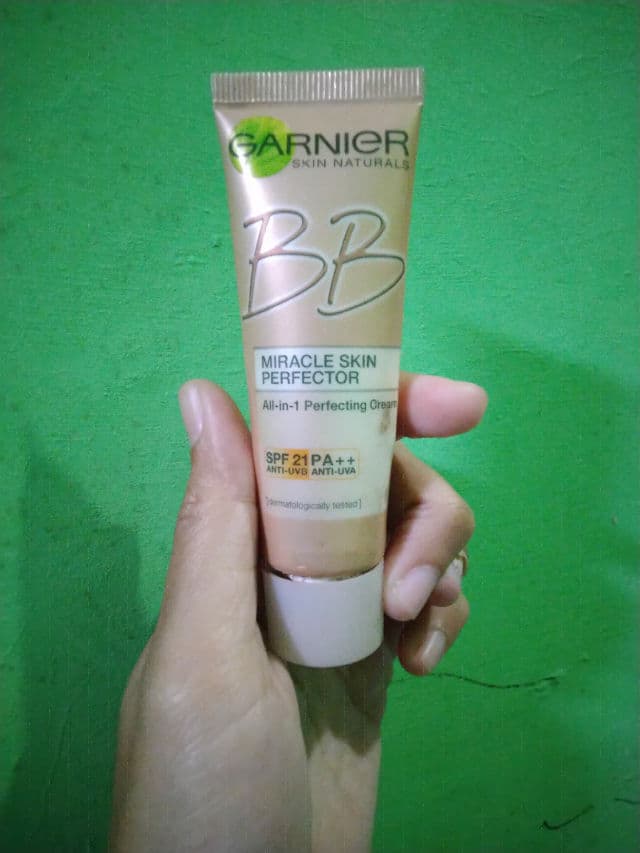 Garnier Nutritioniste BB Eye Miracle Skin Perfector Daily Eye Roller review photo by RisaRiiLeon