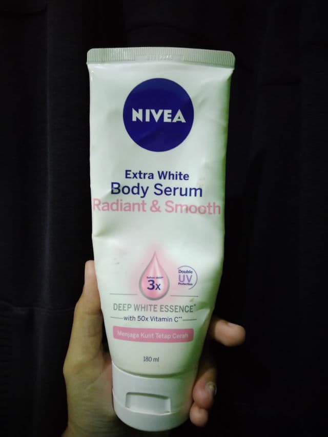 Nivea Extra White Body Serum Anti-Age review photo by RisaRiiLeon