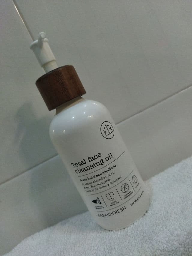 Farm To Fresh Total Face Cleansing Oil review photo by RomAamor
