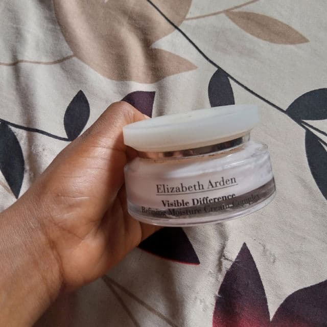 Elizabeth Arden Visible Difference Refining Moisture Cream Complex review photo by Roxieeee 