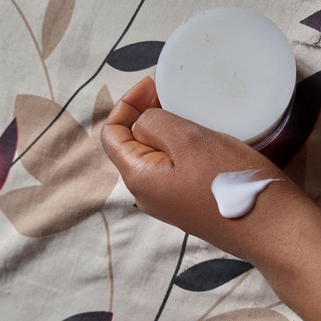 Elizabeth Arden Visible Difference Refining Moisture Cream Complex review photo by Roxieeee 