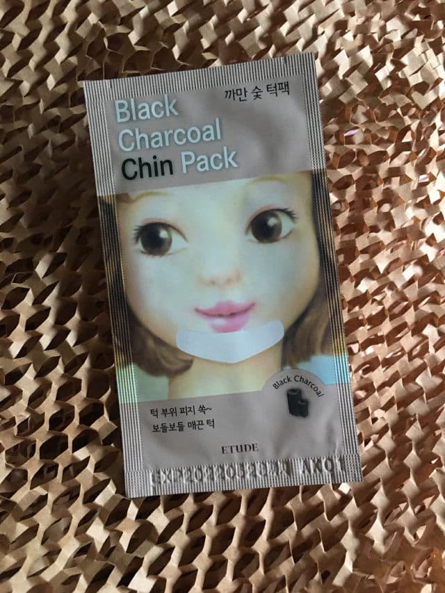 ETUDE Black Charcoal Chin Pack review photo by RurouniNeko