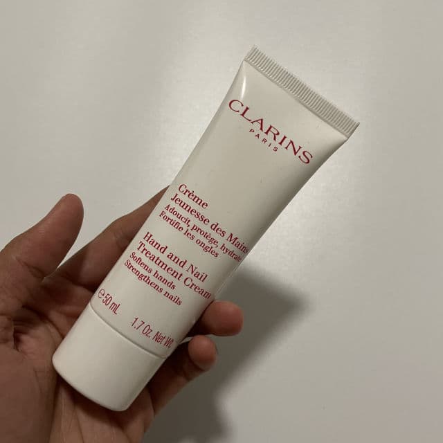 Clarins Hand and Nail Treatment Cream review photo by Ruthieandskincare