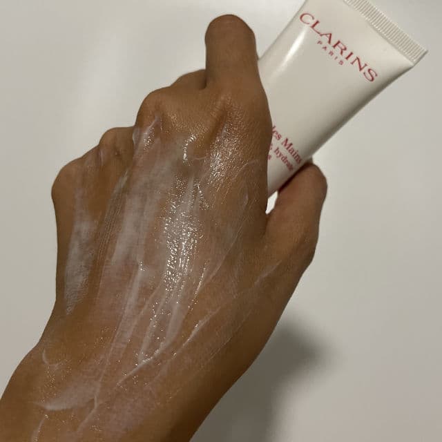 Clarins Hand and Nail Treatment Cream review photo by Ruthieandskincare