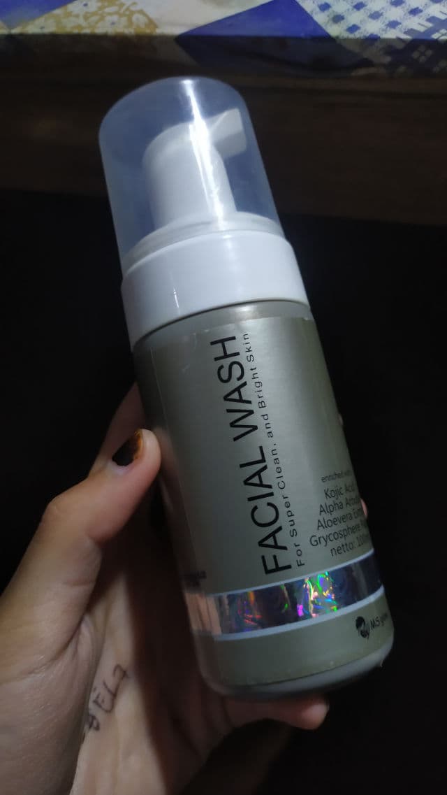 Ms Glow Facial Wash review photo by Rzkiwll