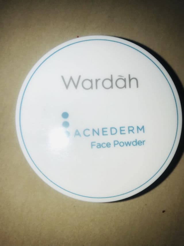 Wardah Acnederm Face Powder review photo by SURIHONEY
