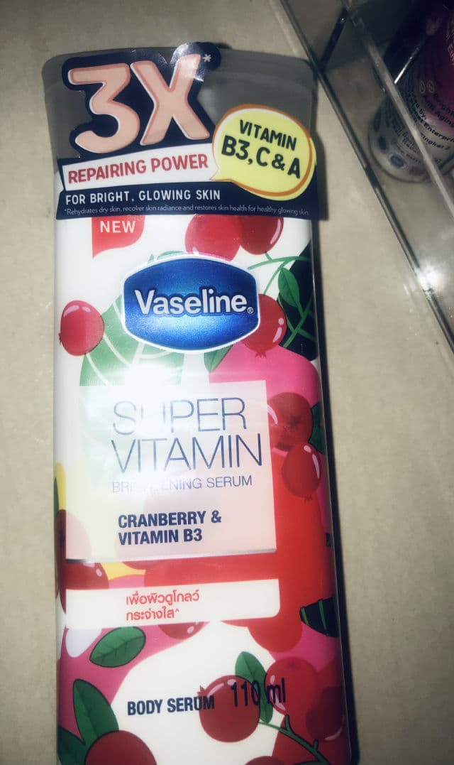 Vaseline Superfood Skin Serum - Cranberry review photo by SURIHONEY