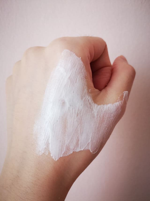 Simple Kind to Skin Protecting Moisture Cream SPF 30 review photo by SkinSYK