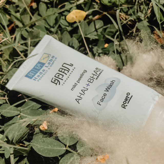 Hada Labo Tamagohada Mild Peeling  AHA+BHA Face Wash review photo by Safridaziza