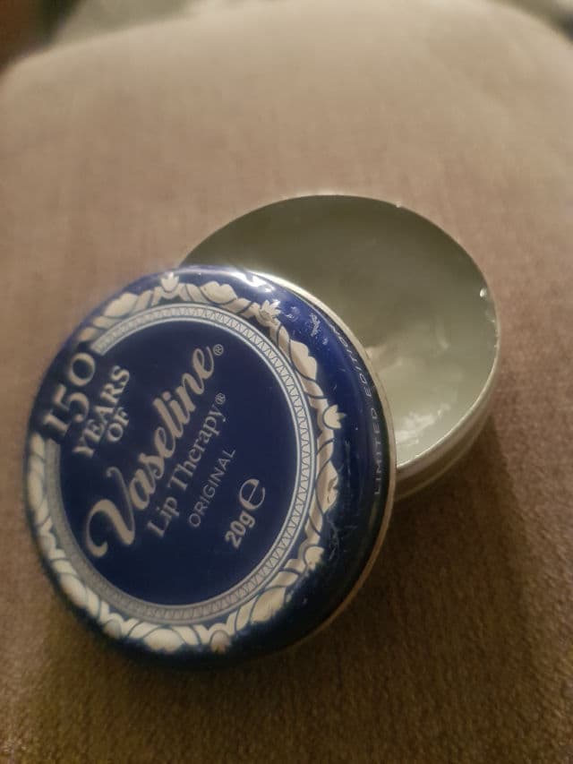 Vaseline Lip Moisturizer Tin Original review photo by SammiStyla
