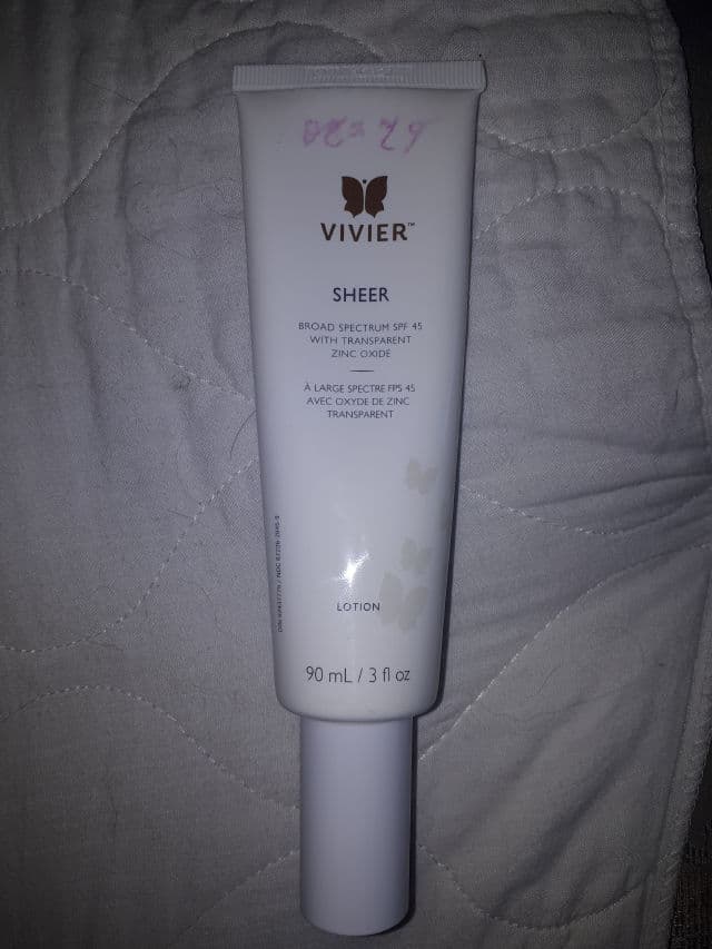Vivier Sheer Broad Spectrum SPF 45 review photo by Santinosmomma