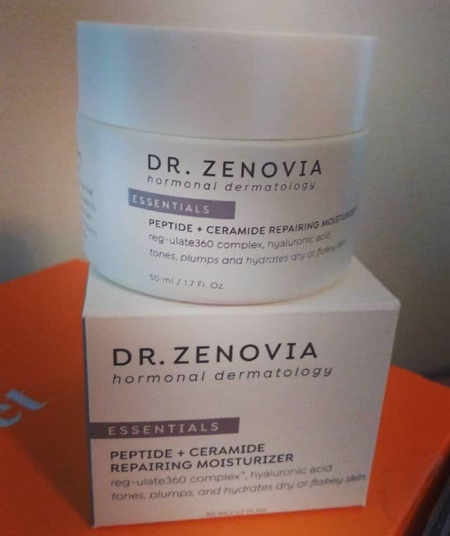 Dr. Zenovia Peptide + Ceramide Repairing Moisturizer review photo by SarahES