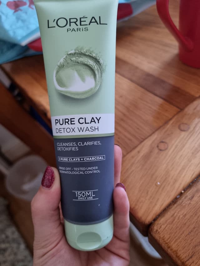 L'Oreal Paris Pure Clay Detox Wash review photo by SavvySaverSoph