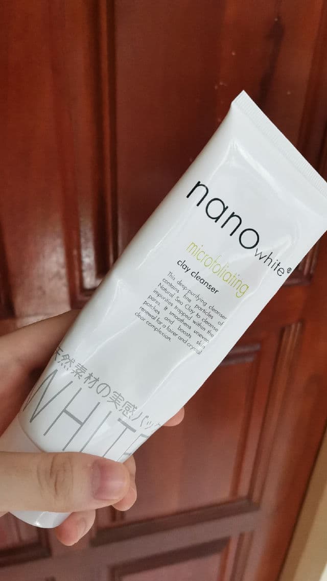 Nano White Microfoliating Clay Cleanser review photo by Seal