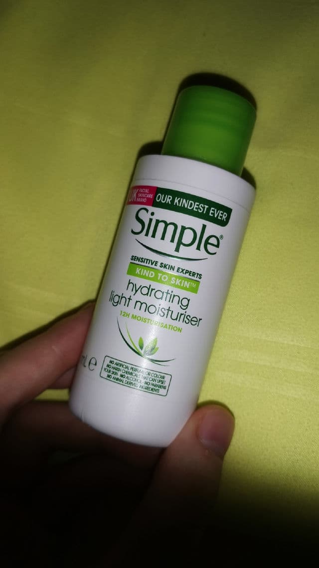 Simple Hydrating Light Moisturizer review photo by Seal