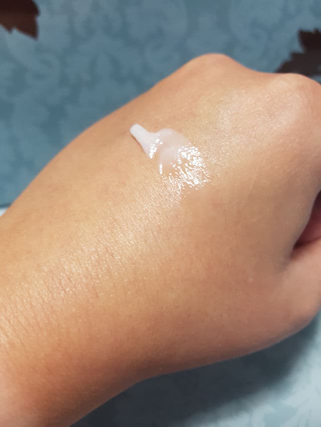 CeraVe Hydrating Hyaluronic Acid Face Serum review photo by SesameUnni