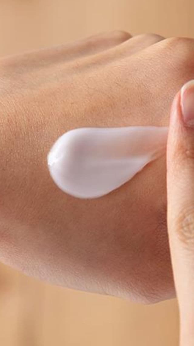 INNISFREE Green Tea Seed Cream [2018 Version] review photo by SesameUnni