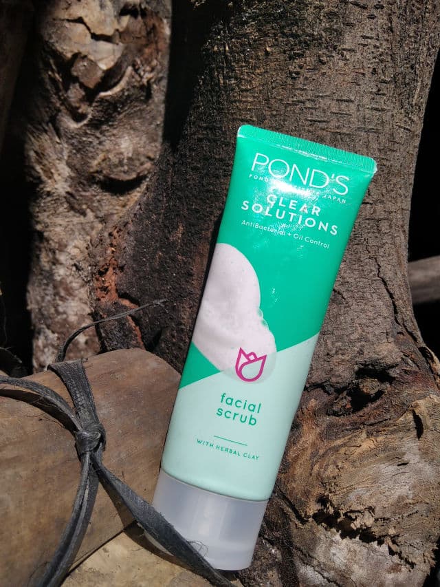 Pond's Clear Solutions  Anti-Bacterial Facial Scrub review photo by ShadowSnow