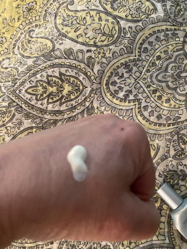 THANK YOU FARMER Sun Project Light Sun Essence SPF50+ PA+++ review photo by Sharonspendstoomuch