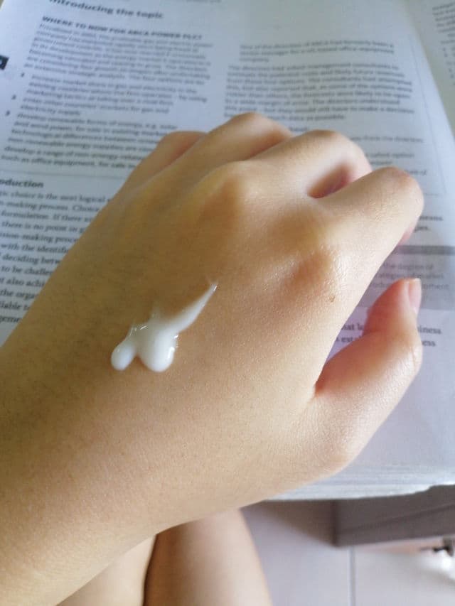 Neutrogena Oil-Free Moisture, for Combination Skin review photo by Shasha16