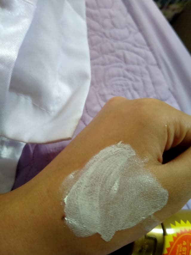 Dermplus Moisturizing Sunscreen Ultimate SPF 130 review photo by Sheebei