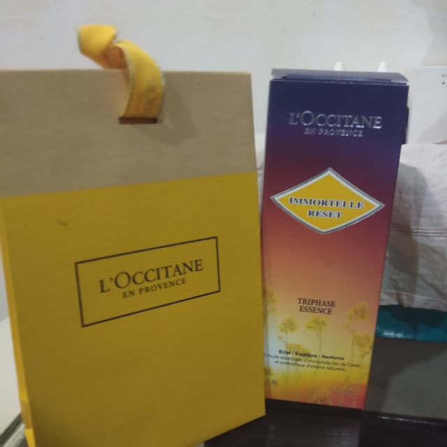 L'Occitane Immortelle Reset Tri-Phase Essence review photo by Sheryl007