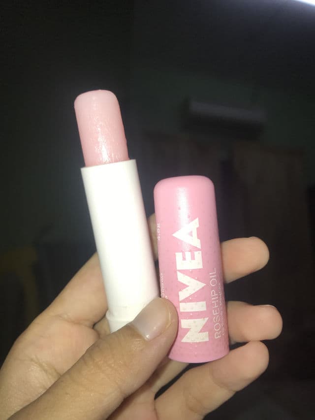 Nivea Lip 2 in 1 Caring Scrub with Rosehip Oil review photo by ShimaZainal