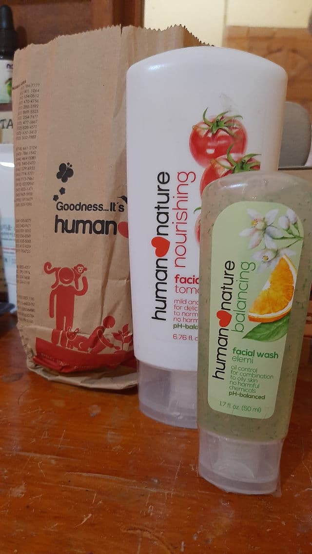 Human Heart Nature Nourishing Facial Wash review photo by Siandria