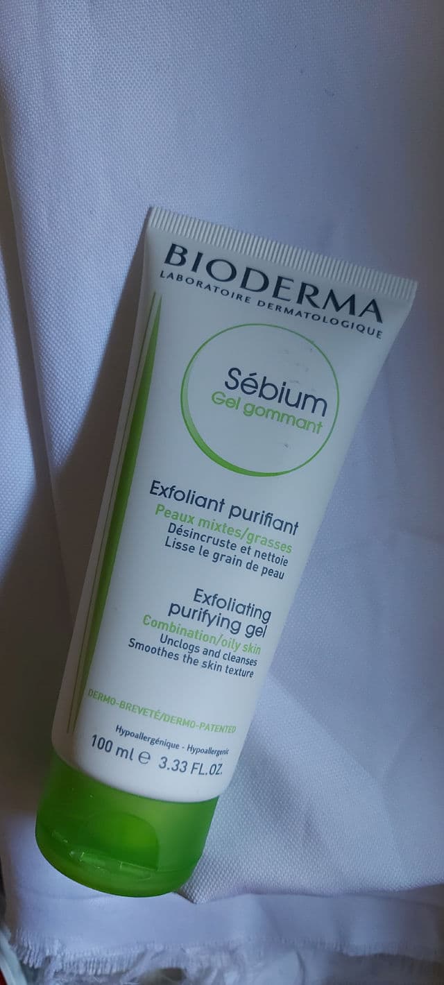 Bioderma Sebium Exfoliating Gel review photo by blossomevibe