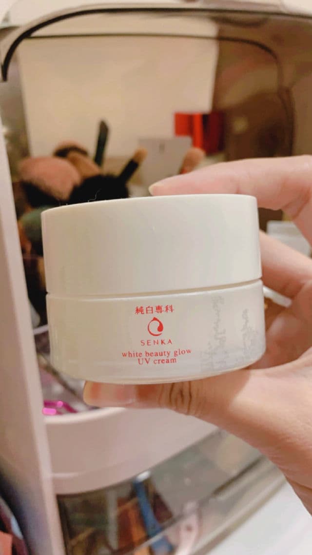Senka White Beauty Glow UV Cream SPF 25 PA++ review photo by SkincareJunkie4
