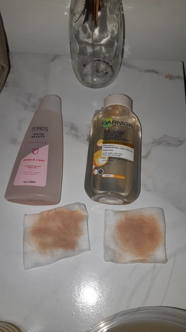 Pond's White Beauty Shake & Clean review photo by Skincarediaryy