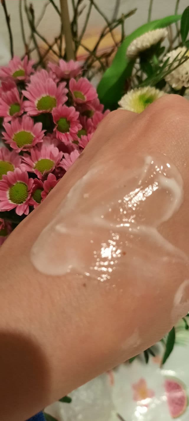 The Body Shop Almond Milk & Honey Exfoliating Cream Scrub review photo by Skincarewithmom